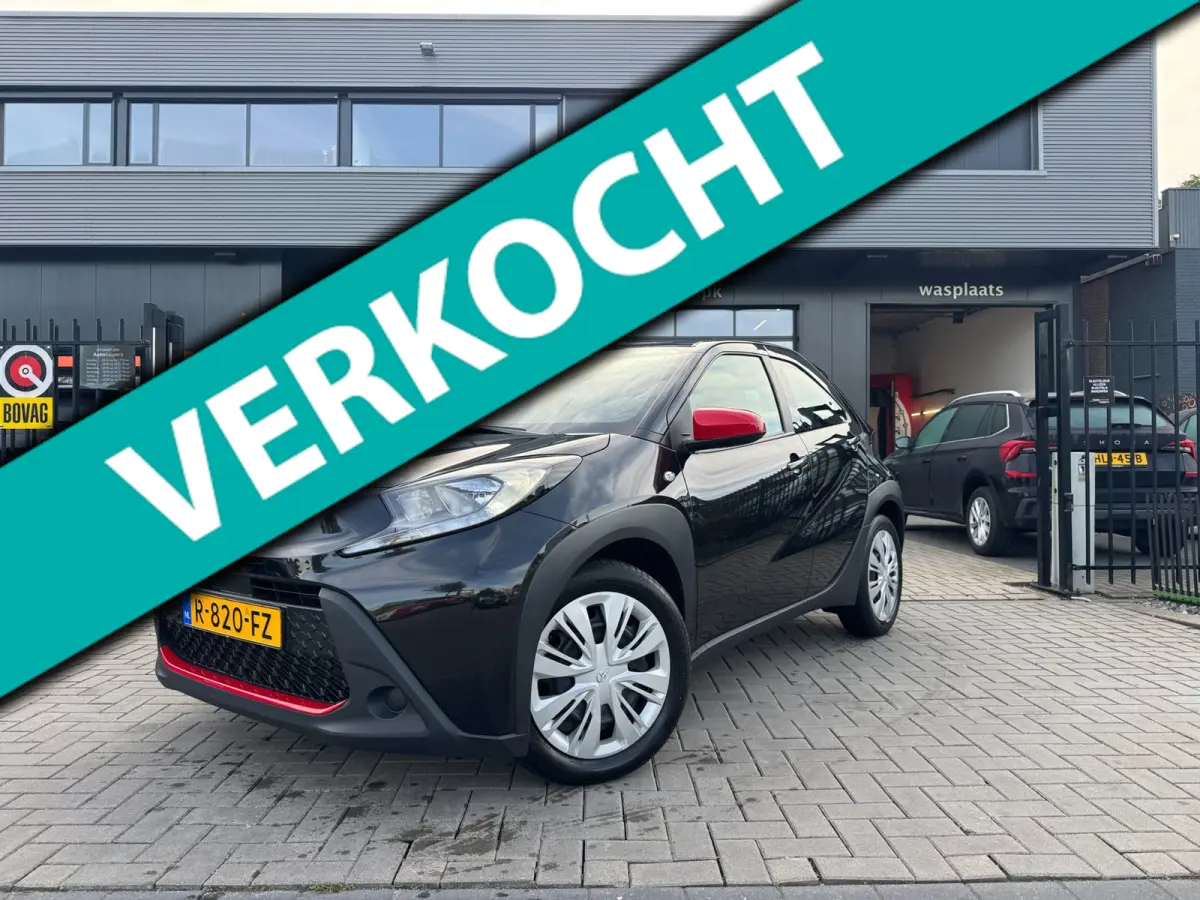 1.0 VVT-i MT | Camera | Adaptive cruise | Carplay