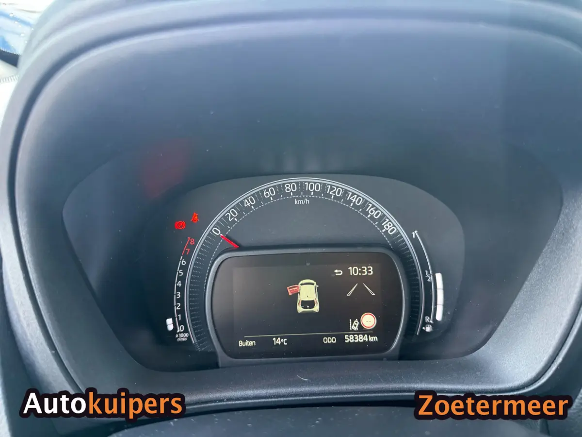 1.0 VVT-i MT | Camera | Adaptive cruise | Carplay
