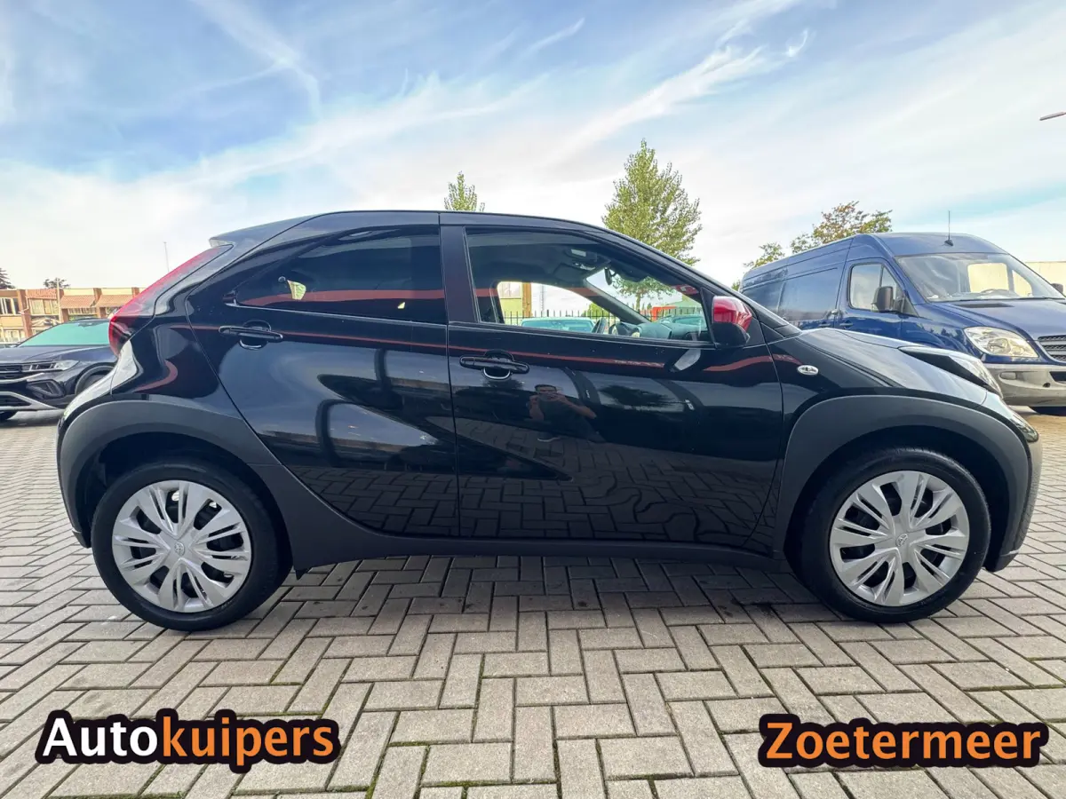 1.0 VVT-i MT | Camera | Adaptive cruise | Carplay