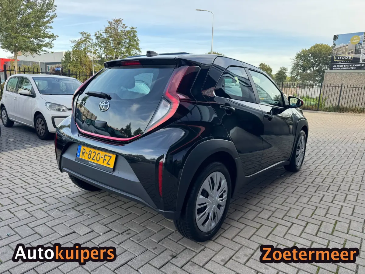 1.0 VVT-i MT | Camera | Adaptive cruise | Carplay
