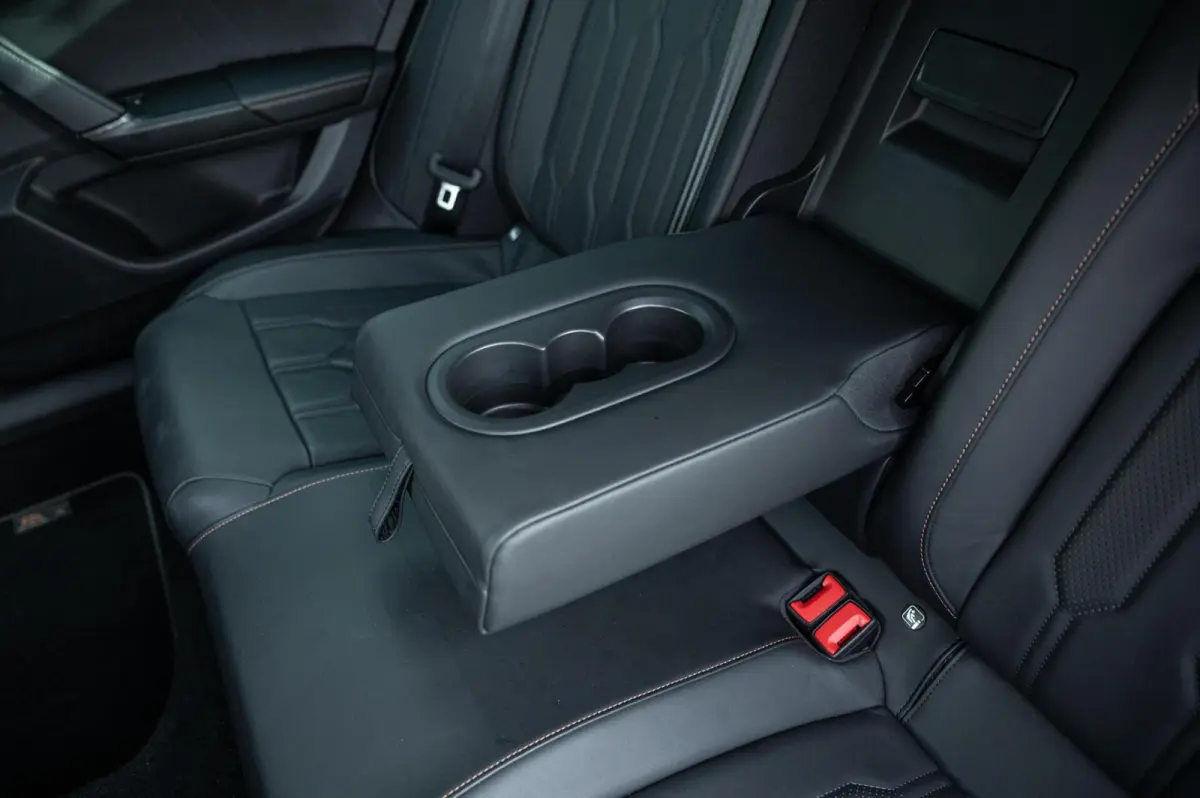 2.5 TSI VZ5 SCHAALSTOELEN CAMERA BEATS ACC