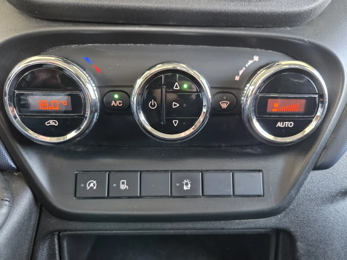35S14 Pick-Up / Open Laadbak 4.39 lang Airco Cruisecontrol Trekhaak 3500 Kg