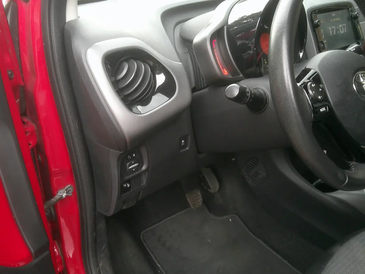 1.0 VVT-i x-joy cabrio Automaat