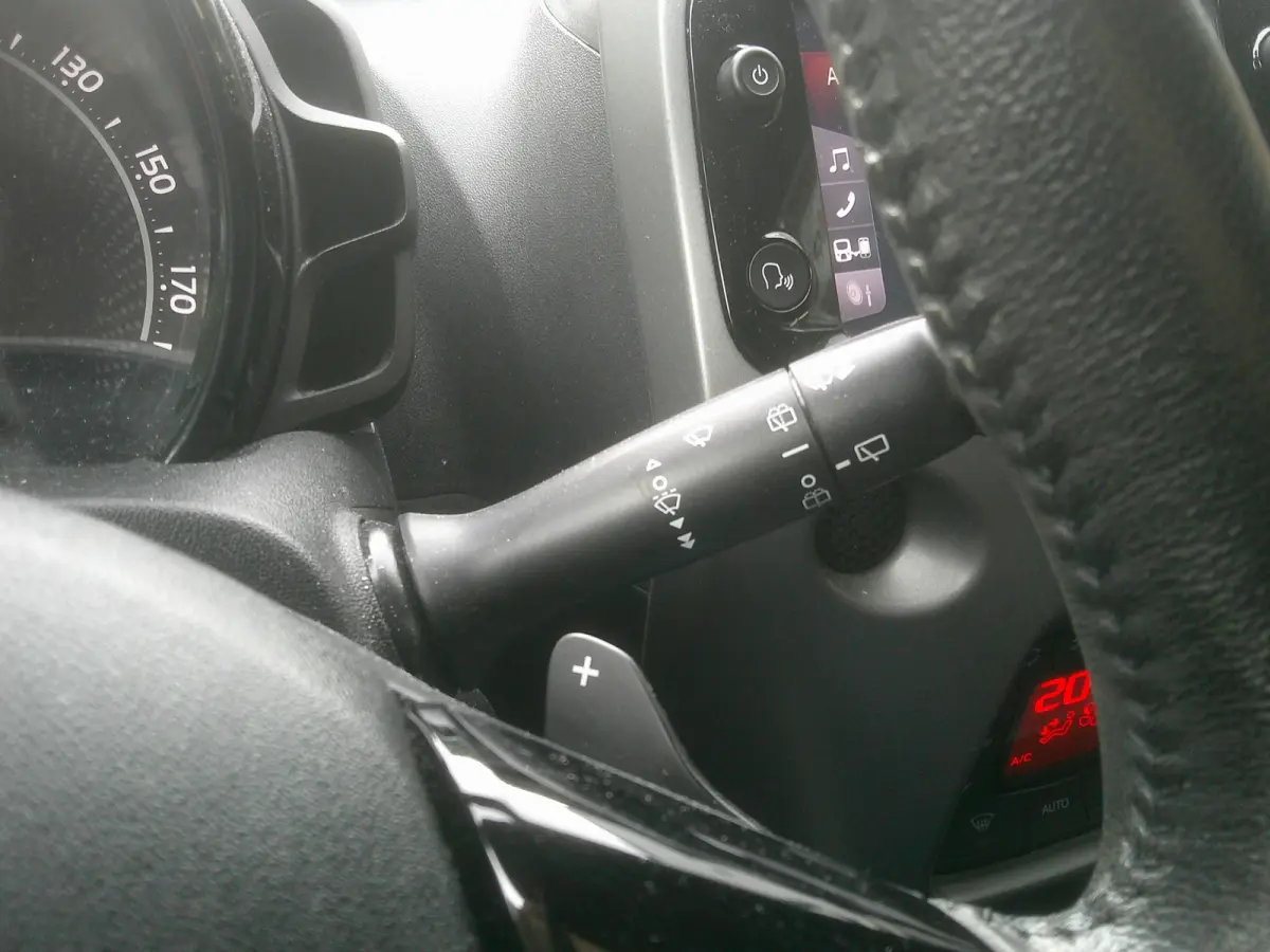 1.0 VVT-i x-joy cabrio Automaat