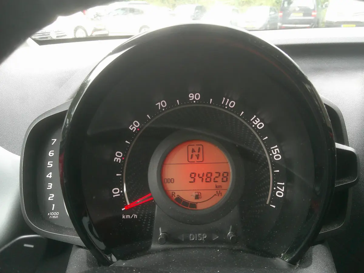 1.0 VVT-i x-joy cabrio Automaat