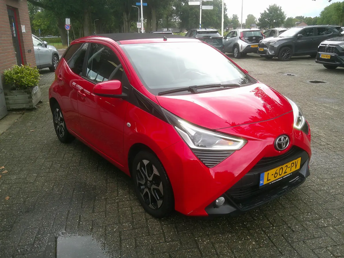 1.0 VVT-i x-joy cabrio Automaat