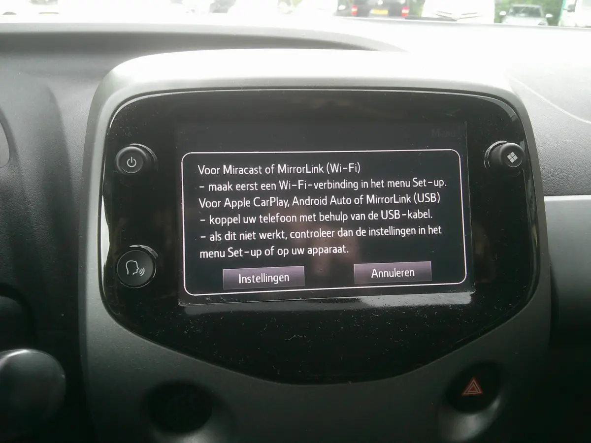 1.0 VVT-i x-joy cabrio Automaat
