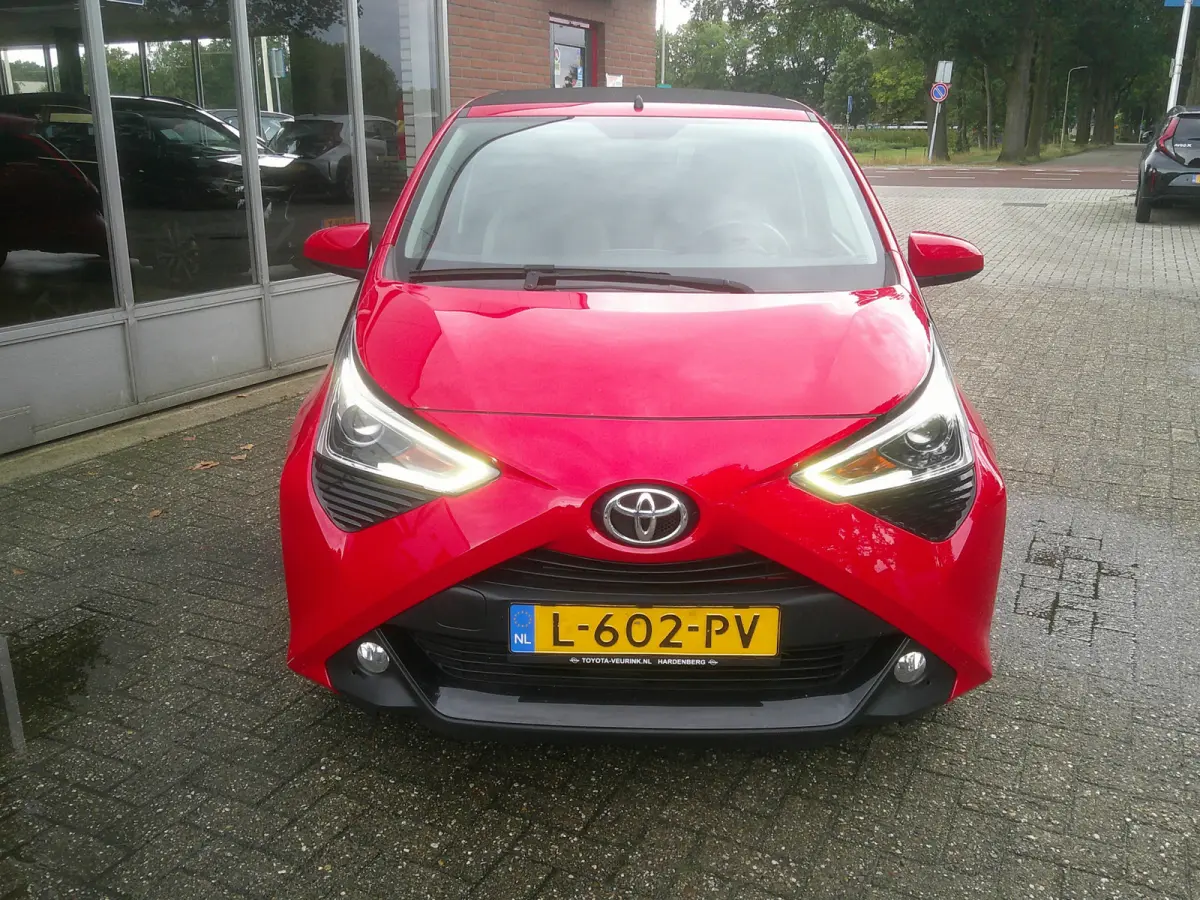 1.0 VVT-i x-joy cabrio Automaat