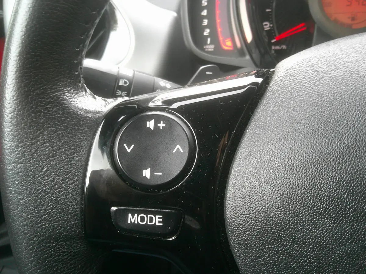 1.0 VVT-i x-joy cabrio Automaat