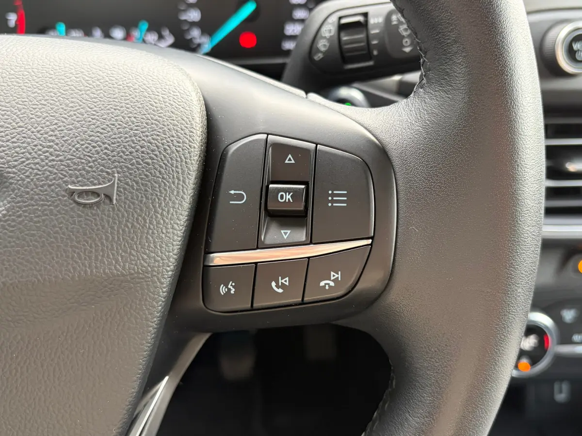 1.0 125 PK Titanium | DEALER ONDERHOUDEN| NAVIGATIE + APPLE CARPLAY/ANDROID AUTO| KEYLESS ENTRY & START| FULL LED| PARKEERSENSOREN V+A| CLIMATE CONTROL| DAB| CRUISE CONTROL|