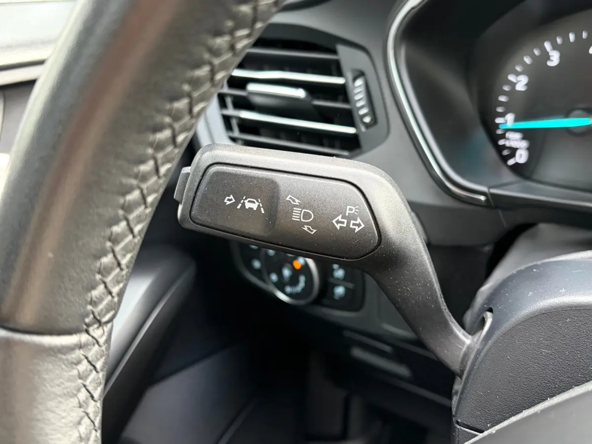 1.0 125 PK Titanium | DEALER ONDERHOUDEN| NAVIGATIE + APPLE CARPLAY/ANDROID AUTO| KEYLESS ENTRY & START| FULL LED| PARKEERSENSOREN V+A| CLIMATE CONTROL| DAB| CRUISE CONTROL|