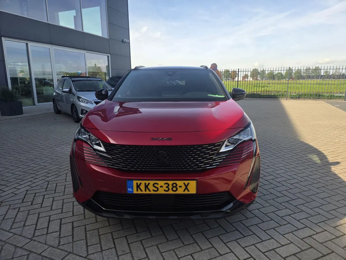1.2 Hybrid 136 GT Auto komt 17-10 binnen l Focal speakers l Black pack l Camera
