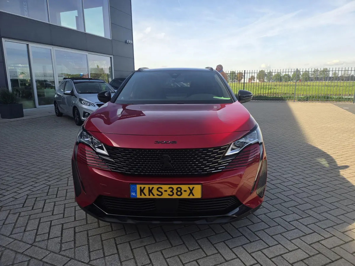 1.2 Hybrid 136 GT Auto komt 17-10 binnen l Focal speakers l Black pack l Camera