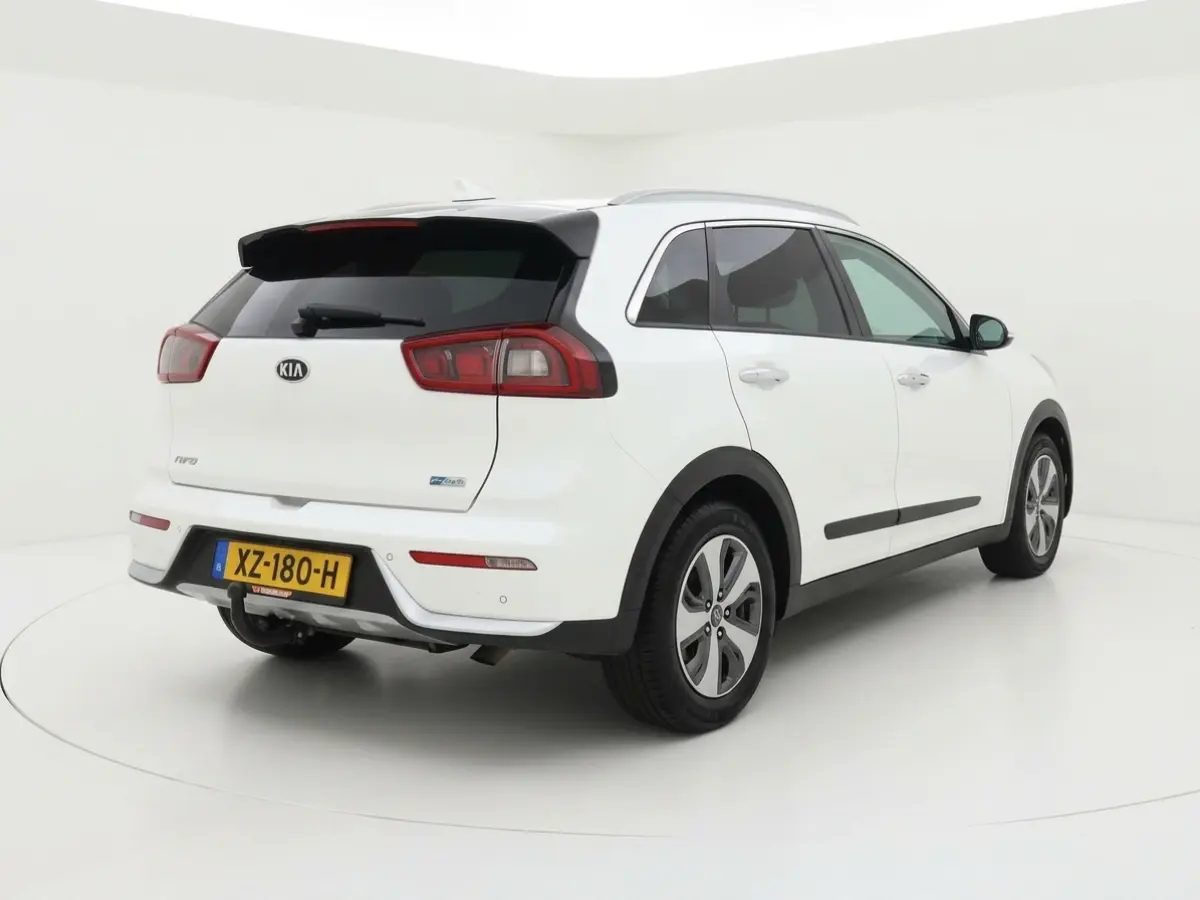 1.6 GDi Hybrid DynamicLine | Trekhaak | Camera | Carplay/Android Auto | Getint glas