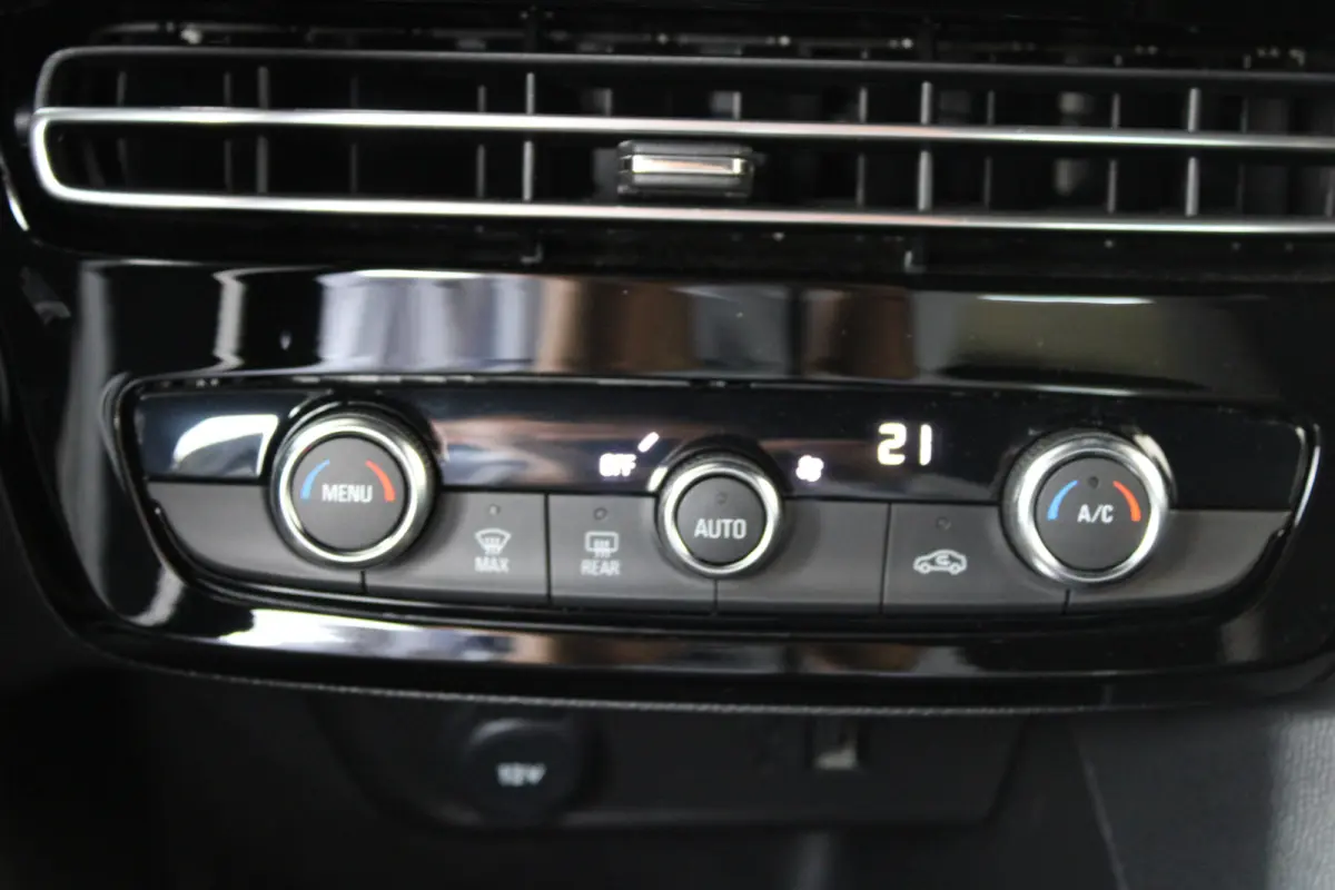 GS Line 50-kWh 11kw bl. | SOH 100% | Dodehoek-detectie | Apple carplay & Android auto | Keyless start |