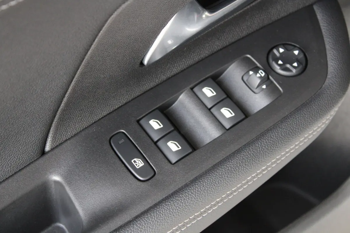 GS Line 50-kWh 11kw bl. | SOH 100% | Dodehoek-detectie | Apple carplay & Android auto | Keyless start |