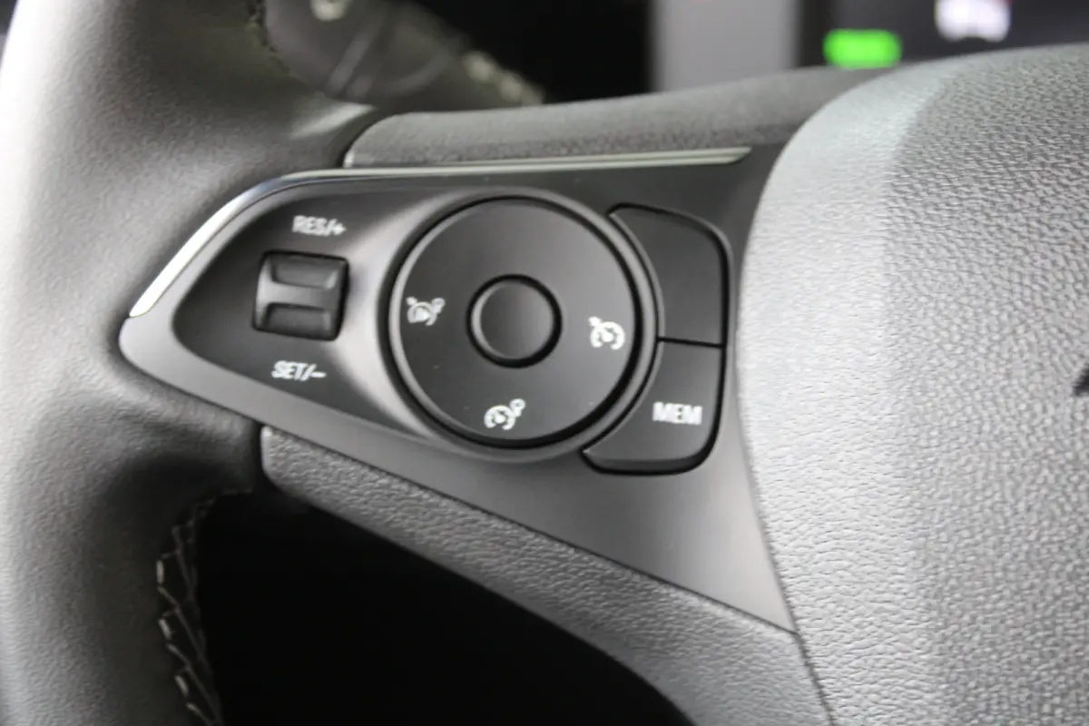 GS Line 50-kWh 11kw bl. | SOH 100% | Dodehoek-detectie | Apple carplay & Android auto | Keyless start |