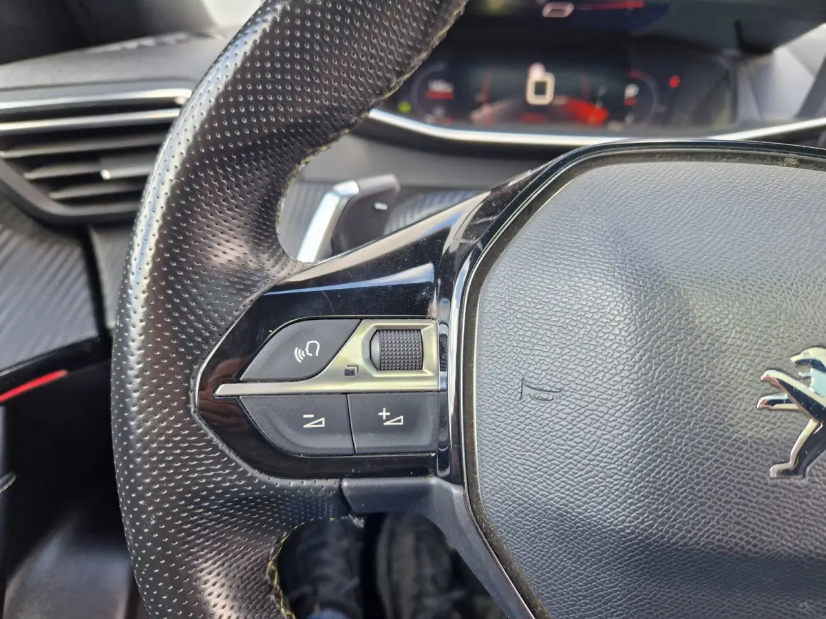 1.5 BlueHDi Aut. Gt-Line Pano/Full!