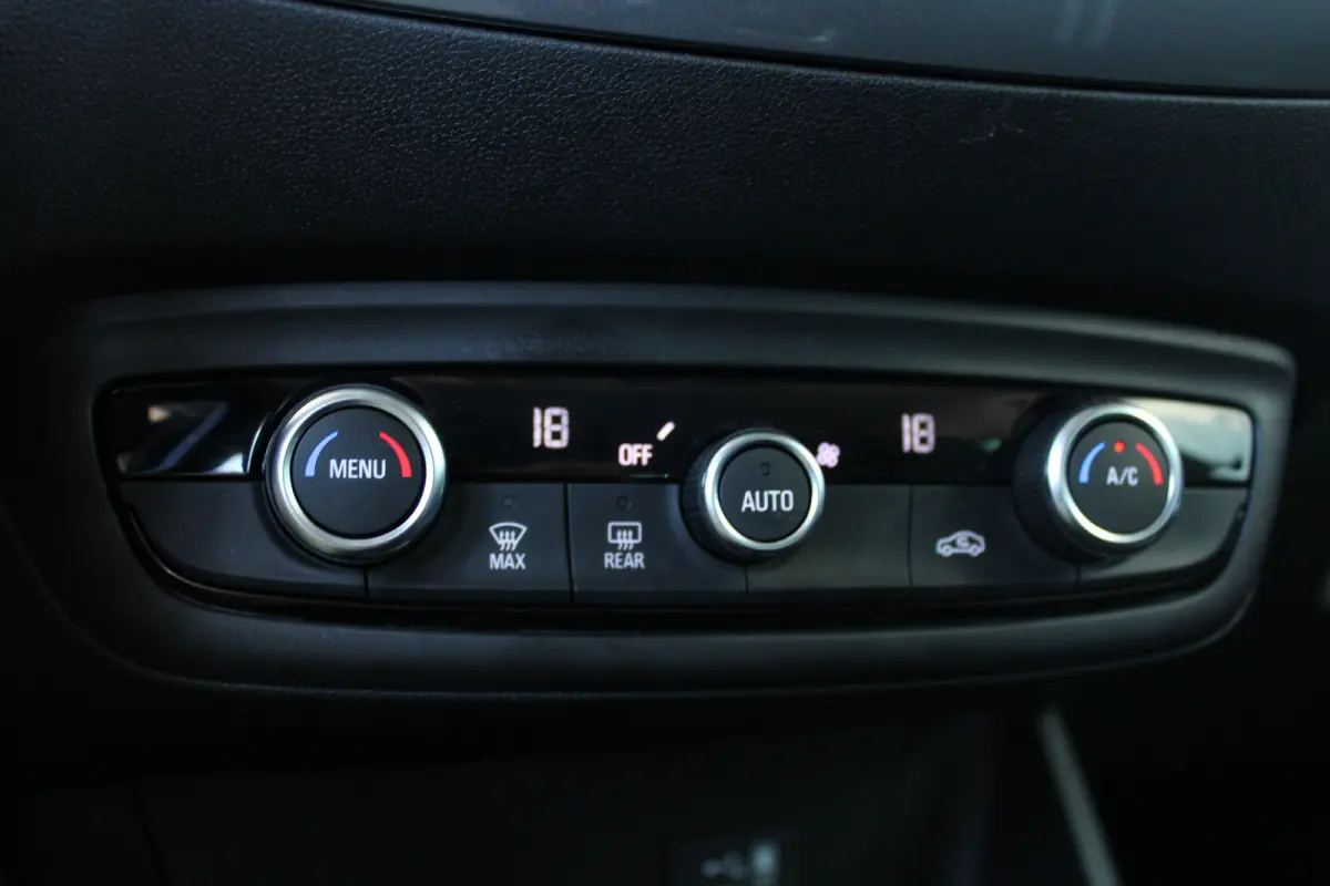 1.2 Turbo Elegance | Navigatie | Achteruitrijcamera | Cruise control | Climate control |