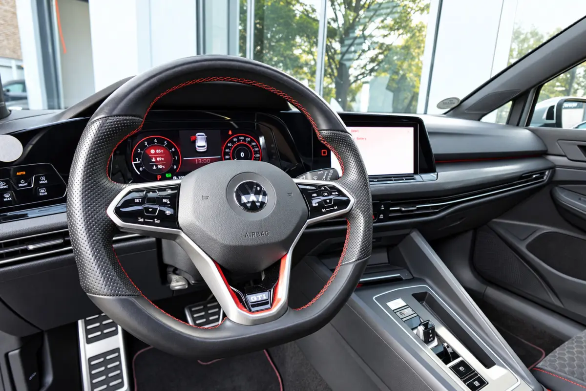 Volkswagen Golf 2.0 TSI GTI PANO BLINDSPOT ACC VOL