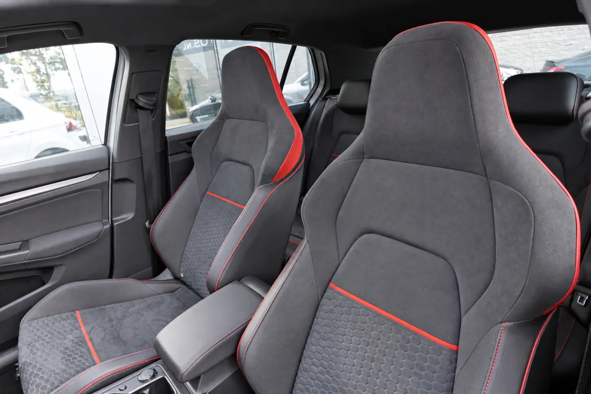 Volkswagen Golf 2.0 TSI GTI PANO BLINDSPOT ACC VOL