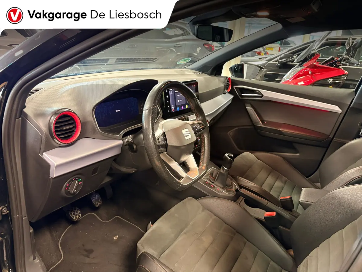 1.0 EcoTSI FR Business Intense facelift / virtual cockpit / camera / stoel verwarming / sportstoelen
