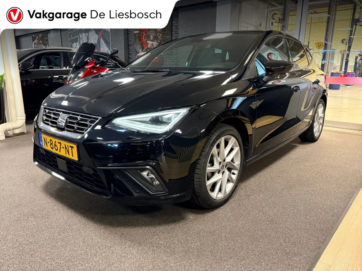 1.0 EcoTSI FR Business Intense facelift / virtual cockpit / camera / stoel verwarming / sportstoelen