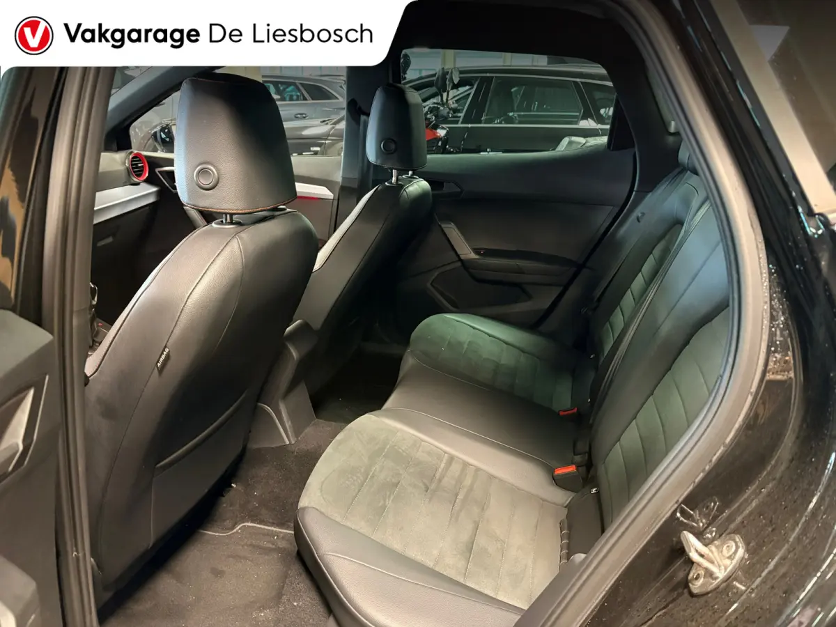 1.0 EcoTSI FR Business Intense facelift / virtual cockpit / camera / stoel verwarming / sportstoelen