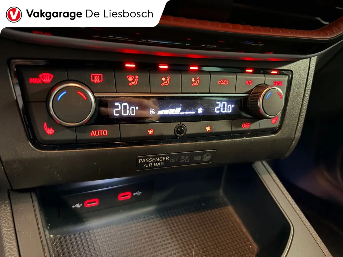 1.0 EcoTSI FR Business Intense facelift / virtual cockpit / camera / stoel verwarming / sportstoelen