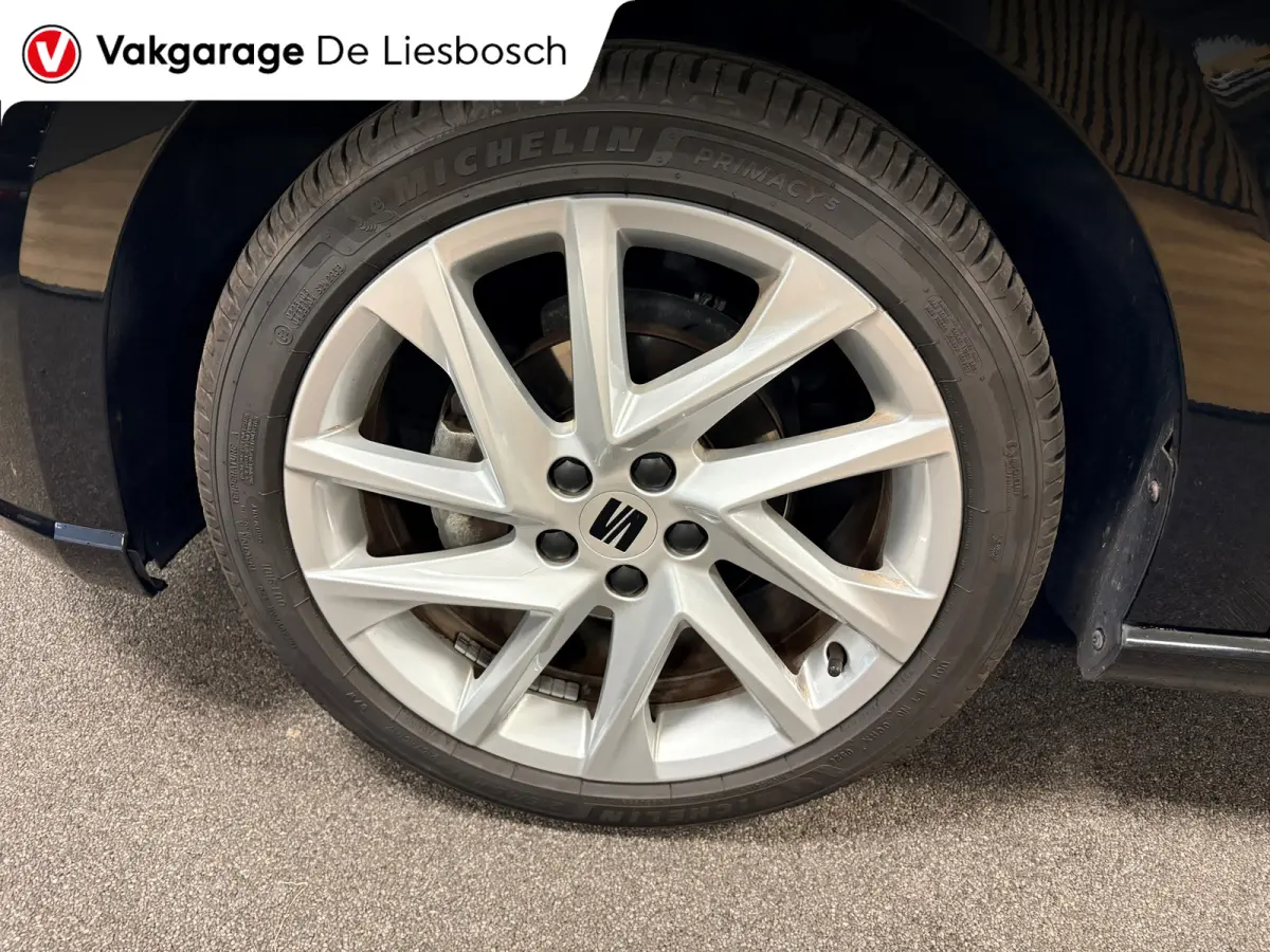 1.0 EcoTSI FR Business Intense facelift / virtual cockpit / camera / stoel verwarming / sportstoelen