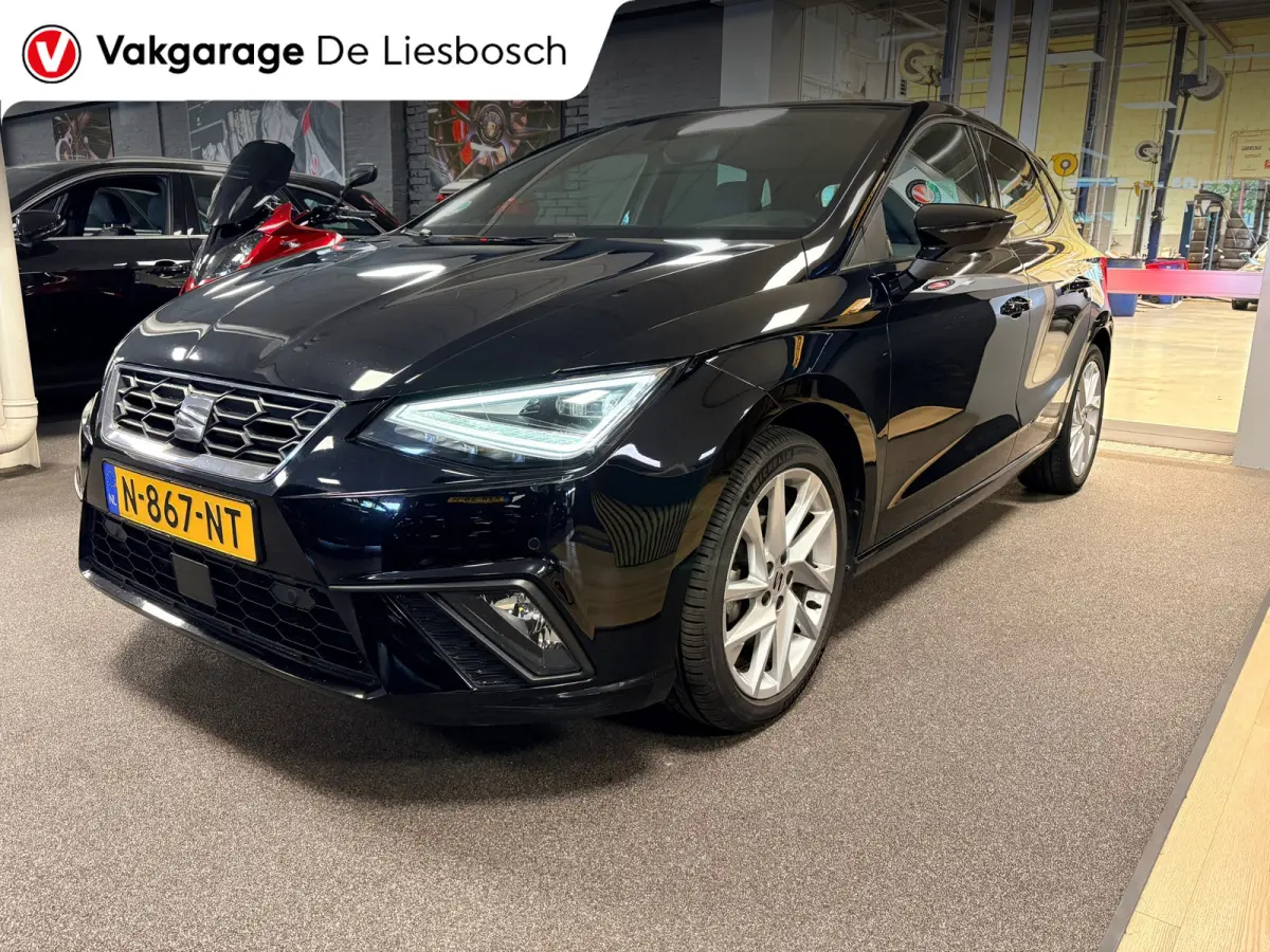 1.0 EcoTSI FR Business Intense facelift / virtual cockpit / camera / stoel verwarming / sportstoelen
