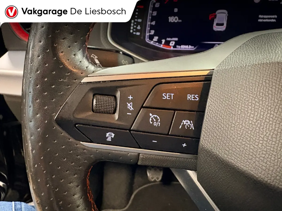 1.0 EcoTSI FR Business Intense facelift / virtual cockpit / camera / stoel verwarming / sportstoelen