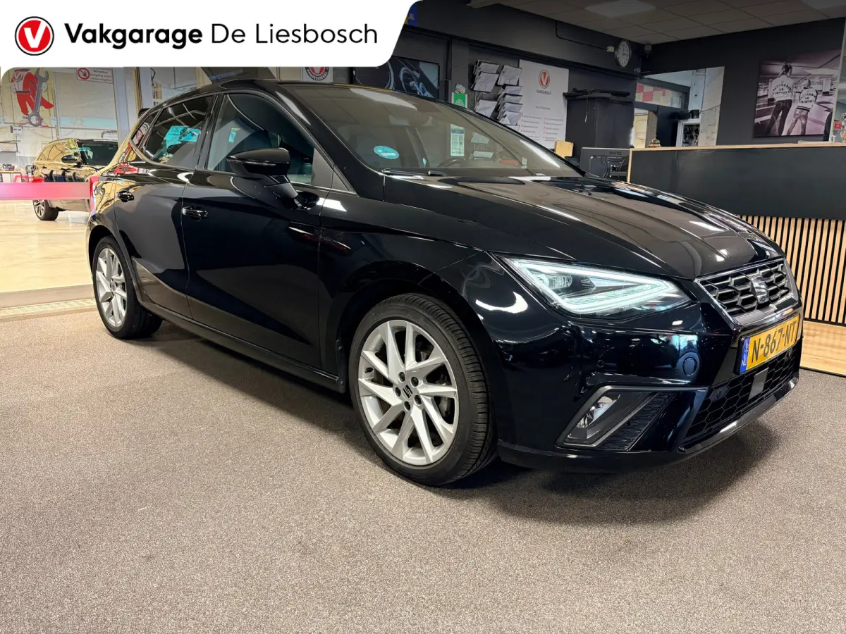1.0 EcoTSI FR Business Intense facelift / virtual cockpit / camera / stoel verwarming / sportstoelen
