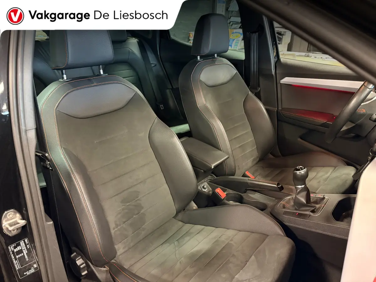 1.0 EcoTSI FR Business Intense facelift / virtual cockpit / camera / stoel verwarming / sportstoelen