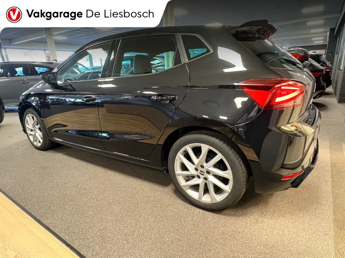 1.0 EcoTSI FR Business Intense facelift / virtual cockpit / camera / stoel verwarming / sportstoelen