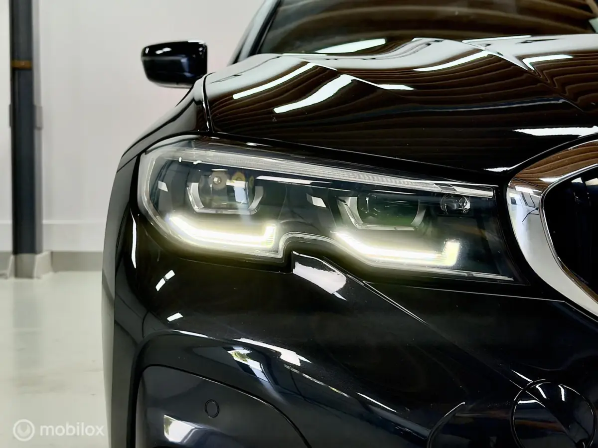 320i High Executive M Sport | Pano | ACC | Virtual | Dodehoek | Leer | Sfeer | Stoelverwarming | Driving Assistant Professional | 184PK