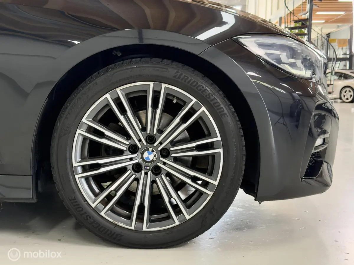 320i High Executive M Sport | Pano | ACC | Virtual | Dodehoek | Leer | Sfeer | Stoelverwarming | Driving Assistant Professional | 184PK