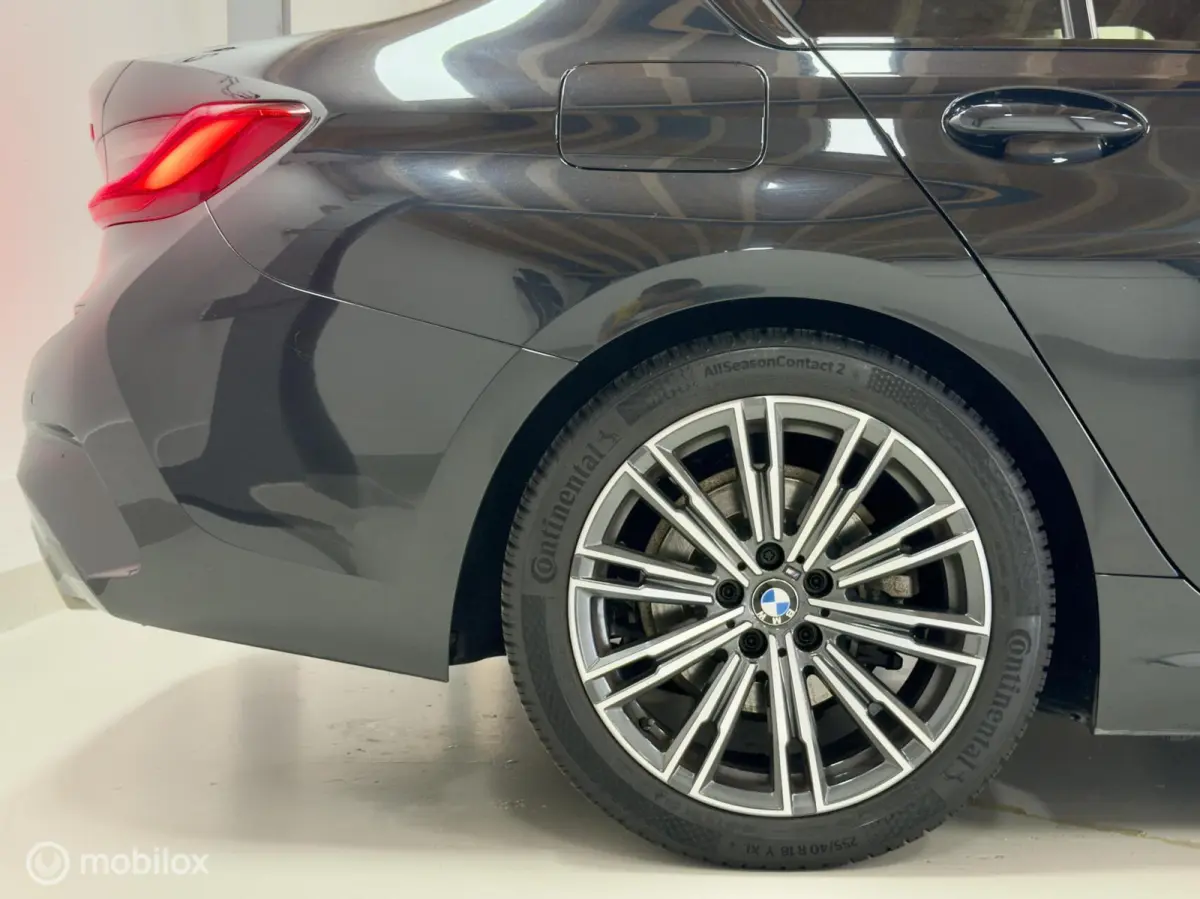 320i High Executive M Sport | Pano | ACC | Virtual | Dodehoek | Leer | Sfeer | Stoelverwarming | Driving Assistant Professional | 184PK