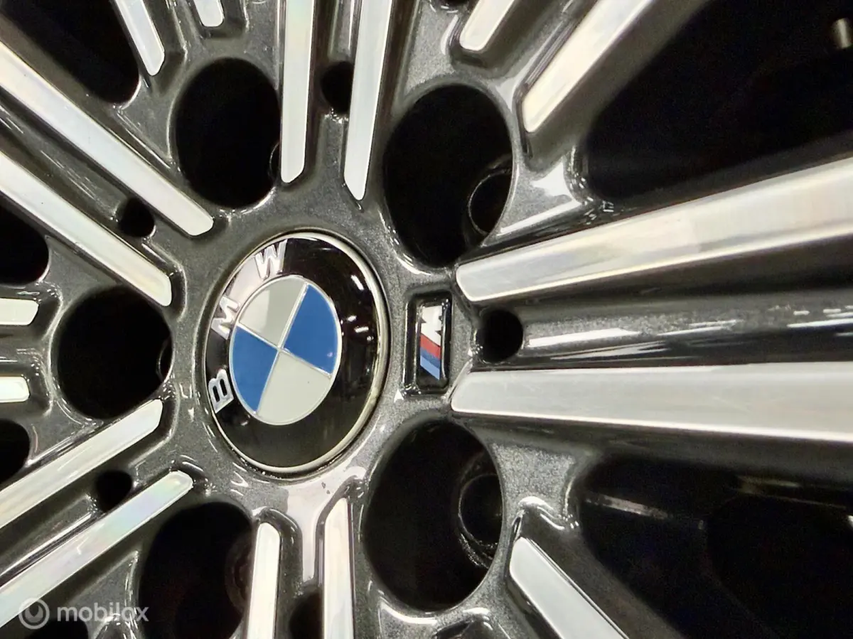320i High Executive M Sport | Pano | ACC | Virtual | Dodehoek | Leer | Sfeer | Stoelverwarming | Driving Assistant Professional | 184PK