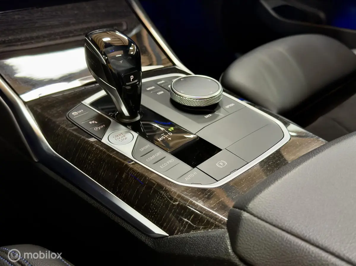 320i High Executive M Sport | Pano | ACC | Virtual | Dodehoek | Leer | Sfeer | Stoelverwarming | Driving Assistant Professional | 184PK