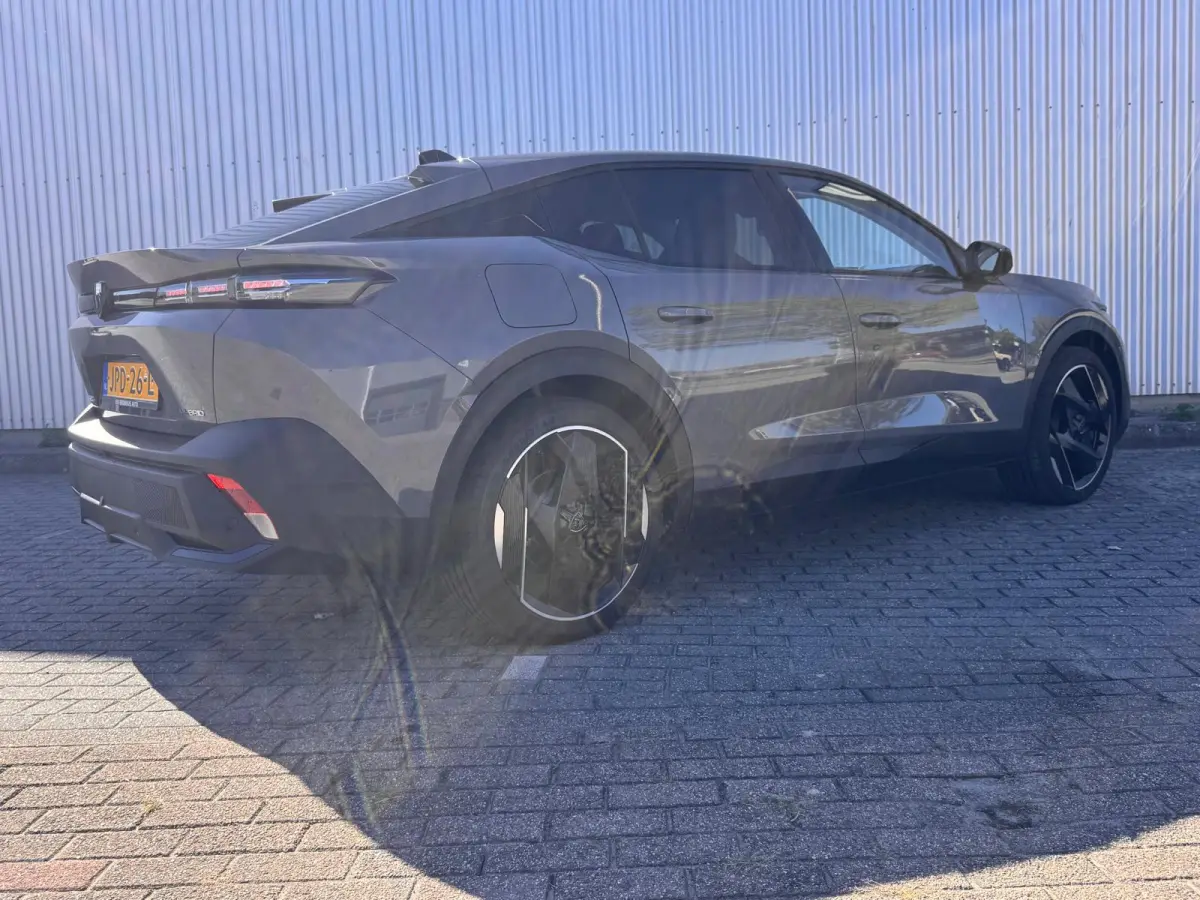 1.6 HYbrid 225 EAT8 Allure Avantage | Camera voor & achter | NL auto | AGR bestuurdersstoel | Stoelverwarming | Automaat | On-board charger 7,4kW | Comfort Pack