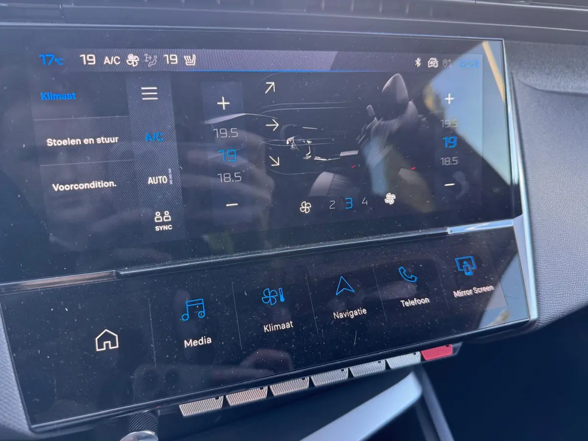 1.6 HYbrid 225 EAT8 Allure Avantage | Camera voor & achter | NL auto | AGR bestuurdersstoel | Stoelverwarming | Automaat | On-board charger 7,4kW | Comfort Pack