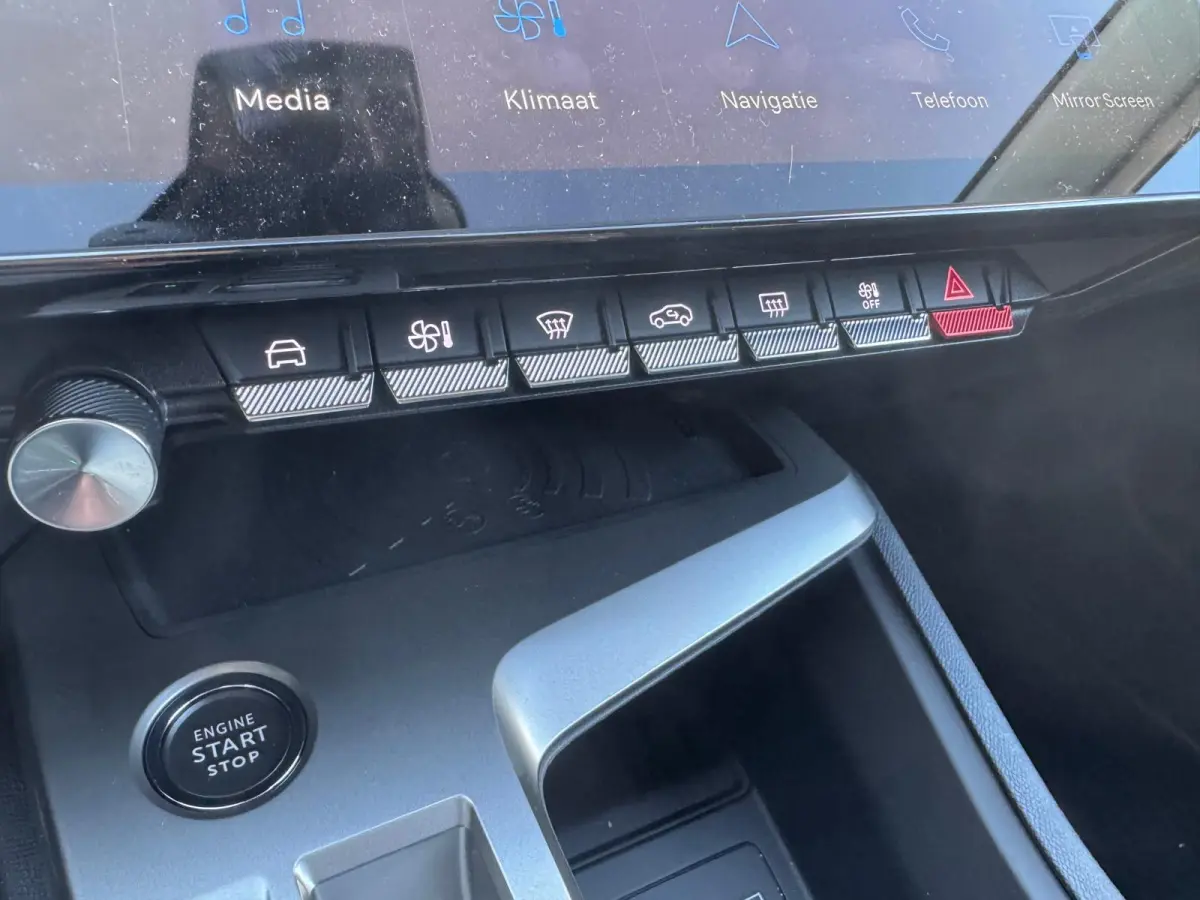 1.6 HYbrid 225 EAT8 Allure Avantage | Camera voor & achter | NL auto | AGR bestuurdersstoel | Stoelverwarming | Automaat | On-board charger 7,4kW | Comfort Pack