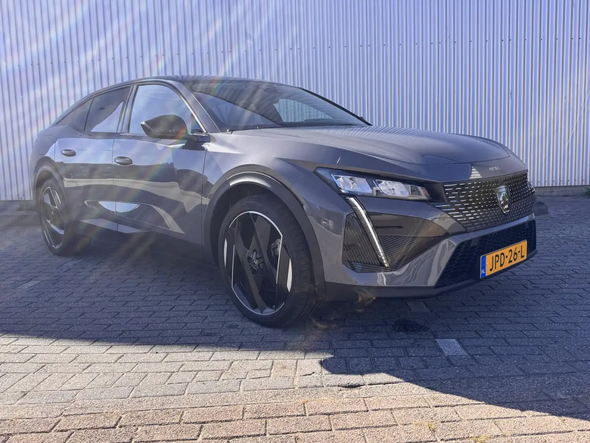 1.6 HYbrid 225 EAT8 Allure Avantage | Camera voor & achter | NL auto | AGR bestuurdersstoel | Stoelverwarming | Automaat | On-board charger 7,4kW | Comfort Pack