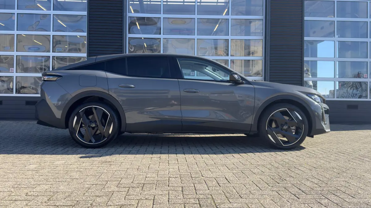 1.6 HYbrid 225 EAT8 Allure Avantage | Camera voor & achter | NL auto | AGR bestuurdersstoel | Stoelverwarming | Automaat | On-board charger 7,4kW | Comfort Pack