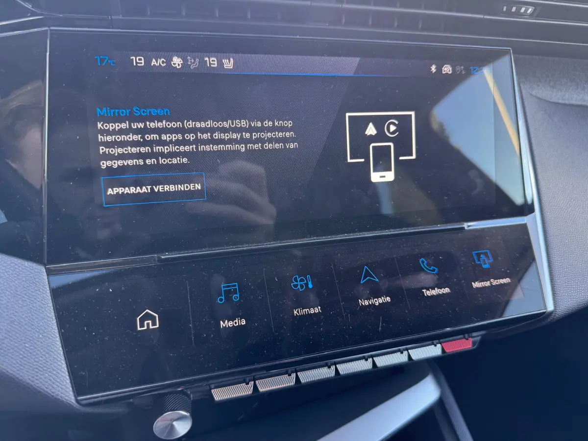 1.6 HYbrid 225 EAT8 Allure Avantage | Camera voor & achter | NL auto | AGR bestuurdersstoel | Stoelverwarming | Automaat | On-board charger 7,4kW | Comfort Pack