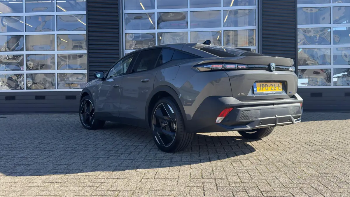 1.6 HYbrid 225 EAT8 Allure Avantage | Camera voor & achter | NL auto | AGR bestuurdersstoel | Stoelverwarming | Automaat | On-board charger 7,4kW | Comfort Pack