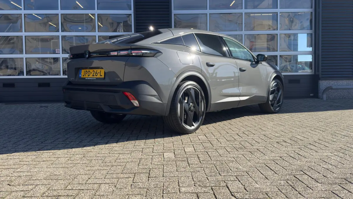 1.6 HYbrid 225 EAT8 Allure Avantage | Camera voor & achter | NL auto | AGR bestuurdersstoel | Stoelverwarming | Automaat | On-board charger 7,4kW | Comfort Pack