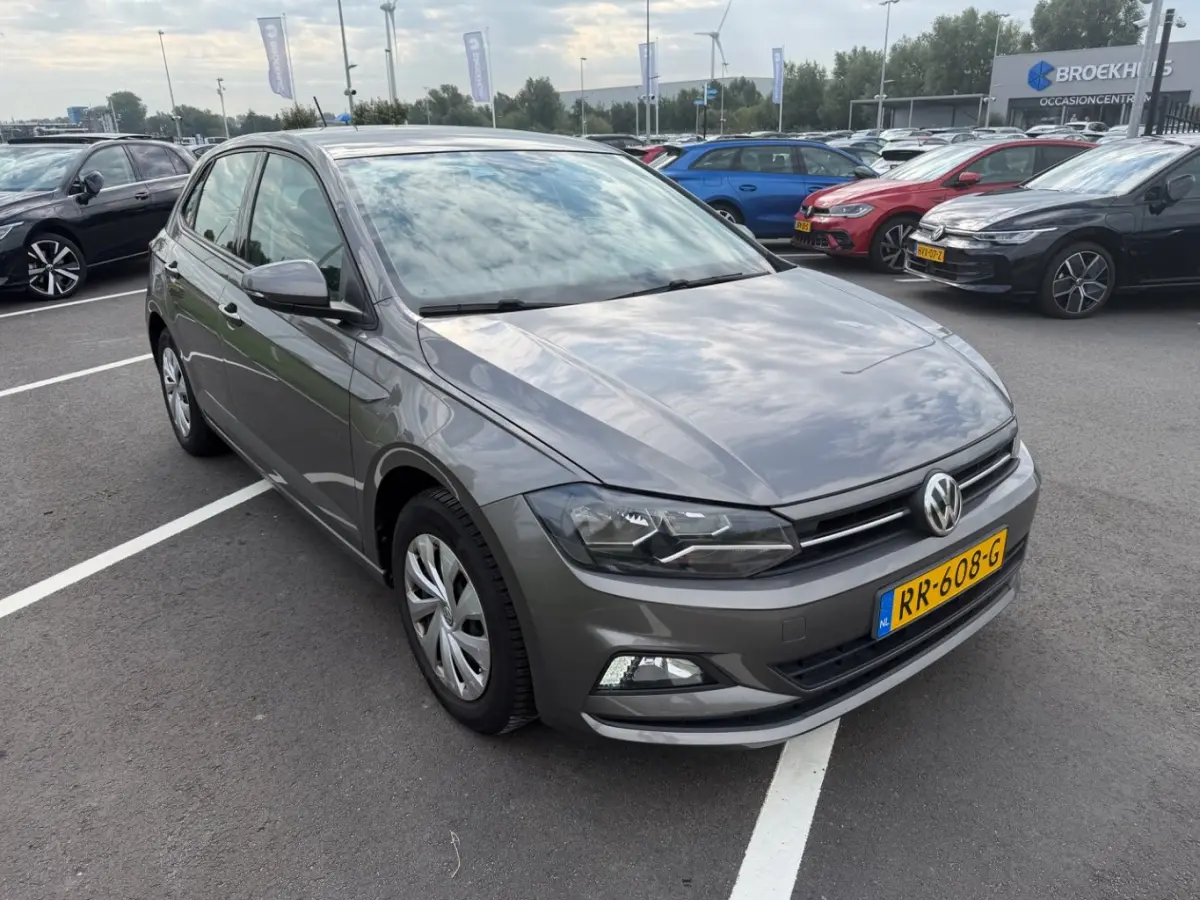 1.0 TSI Comfortline 95pk TSI l Multifunct. Leder Stuur l Parkeersensoren l LED l Cr Control l Airco l Metallic lak l 5drs l
