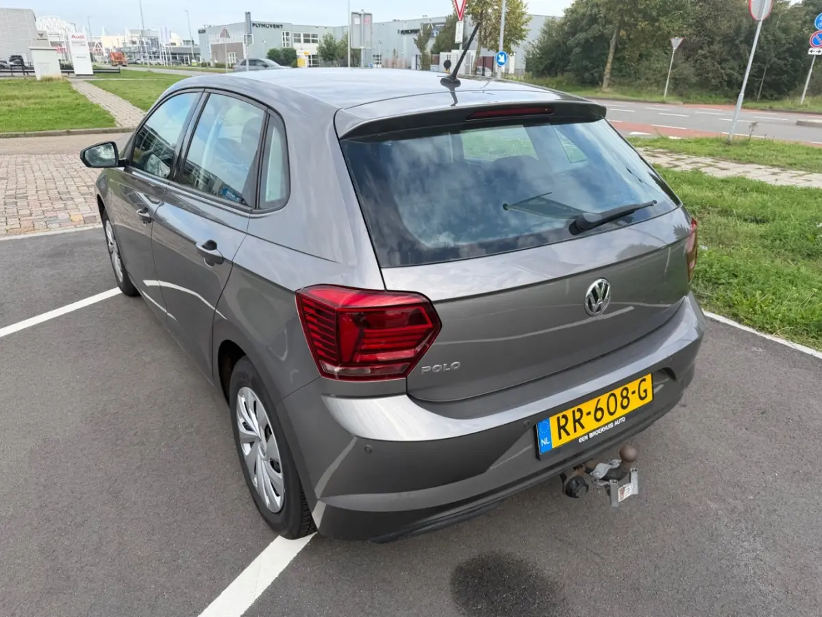 1.0 TSI Comfortline 95pk TSI l Multifunct. Leder Stuur l Parkeersensoren l LED l Cr Control l Airco l Metallic lak l 5drs l